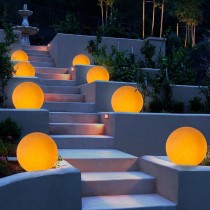 Globo luminoso da esterno con base in polietilene e verniciato di colore Ligneo e diffusore in polietilene traslucido, 1 luce 30W (E27)
