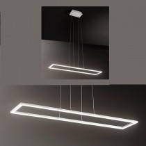 Sospensione LED 56W 6720lm, con montatura in alluminio verniciato bianco gofrato. Tonalità di luce 3000K.