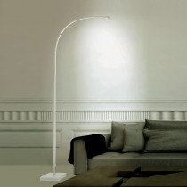 Piantana LED, 48W 3450lm, dal design moderno con struttura in metallo verniciato bianco. Tonalità della luce 2800-3300K