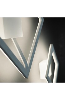 Applique LED, con montatura in alluminio verniciato bianco gofrato o nero. Tonalità di luce 3000K.