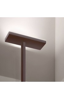 Lampada da terra minimale con finitura in bianco ( disponibile anche in altre colorazioni ), luce a led ( 21W )