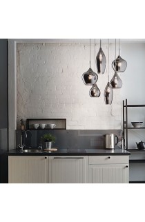 Sospensione dal design moderno con montatura in metallo verniciato disponibile in diverse finiture di colorazione, 3 luci (E14 MAX.40W)