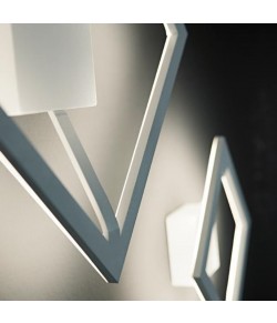 Applique LED, con montatura in alluminio verniciato bianco gofrato o nero. Tonalità di luce 3000K.
