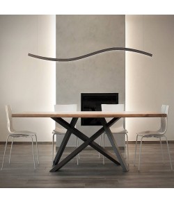 Sospensione minimale dalla forma ondulata con finitura in bianco ( disponibile anche in altre colorazioni ), luce a led ( 30W ) Dimmerata