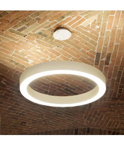 Sospensione minimale con struttura in alluminio, dalla forma circolare a forma di anello con colore bianco con luce a led dimmerabile ( 50W ) bidirezionale integrata