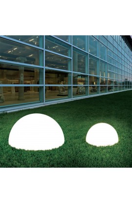 Lampada da esterno a forma di mezzo globo luminoso con base in polietilene verniciato bianco e diffusore in polietilene traslucido, 1 luce LED 30W (E27)