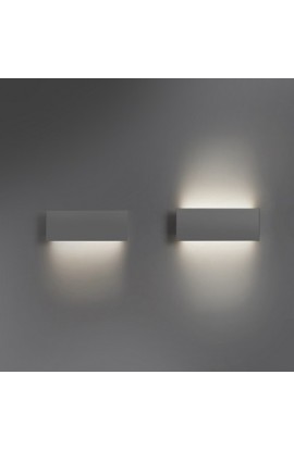 Applique rettangolare da esterno IP54, disponibile mono o biemissione, con corpo in alluminio pressofuso, disponibile in diverse finiture, diffusore in vetro float satinato (4mm) 1 luce (E27)