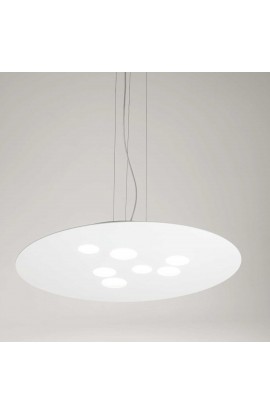 Sospensione dal design moderno con struttura in metallo verniciato bianco, con diffusore in metacrilato. 10 luci GX53