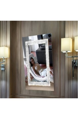 Elegante specchio da parete  impreziosito da una sofisticata cornice di cristalli, luce a LED integrata (31W)